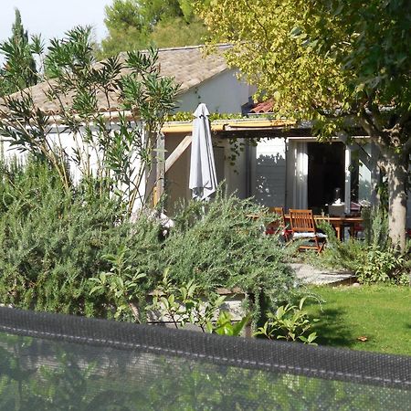 La Maison Bleue LʼIsle-sur-la-Sorgue Dış mekan fotoğraf