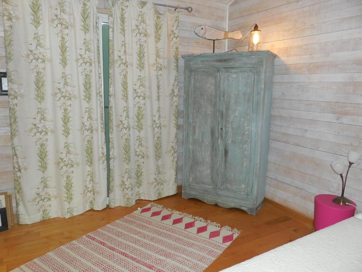La Maison Bleue LʼIsle-sur-la-Sorgue Dış mekan fotoğraf