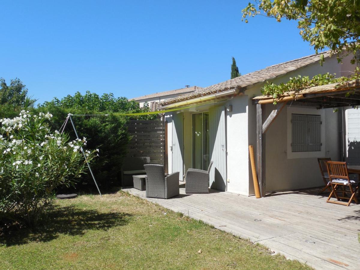 La Maison Bleue LʼIsle-sur-la-Sorgue Dış mekan fotoğraf